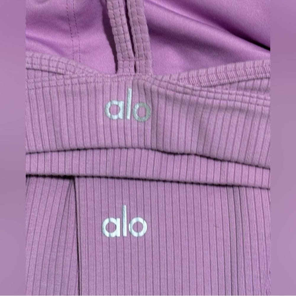 Alo Ribbed Set - Picture 9 of 14